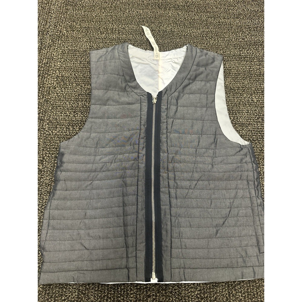 Lululemon Light & Bright Vest Womens XS Gray/Silver Reflective Reversible Puffer